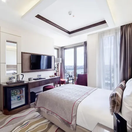 Hotel Grand De Pera 4*