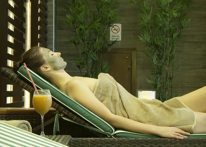 Hotel Grand De Pera 4*