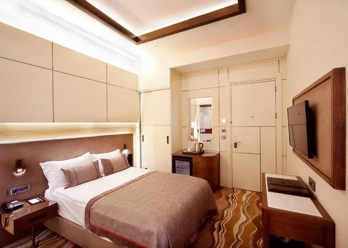 Grand De Pera Hotel 4*