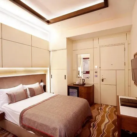 佩拉大酒店 酒店 4*