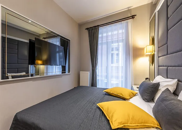 Отель Grand De Pera 4*