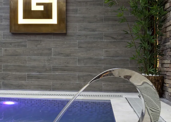 Отель Grand De Pera